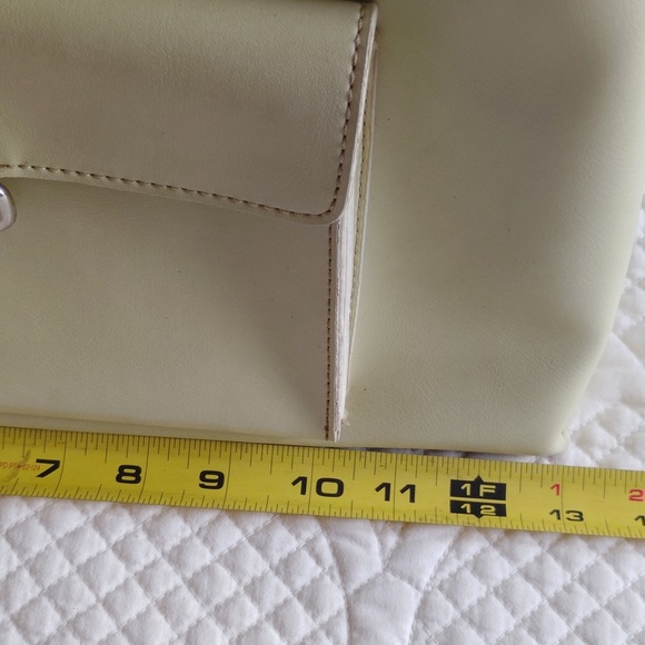 Mondani New York Simulated Leather Shoulder Bag Purse - Light Green - Picture 15 of 16